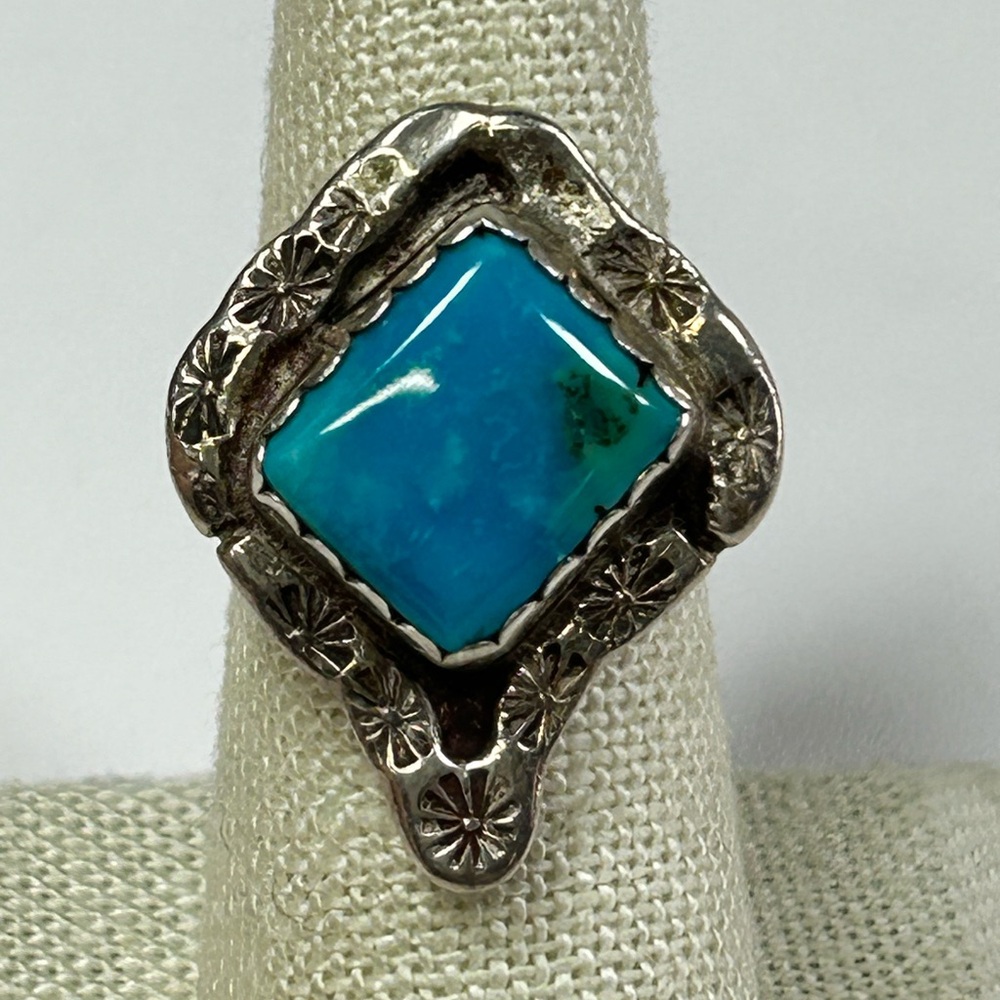 Vintage Native Unsigned Turquoise Sterling Silver 925 Double Shank Hand Stamped